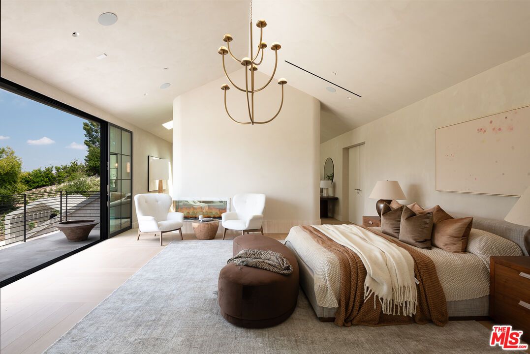 Bedroom, Chandelier, Interior, Pendant Lights, Recessed Lighting