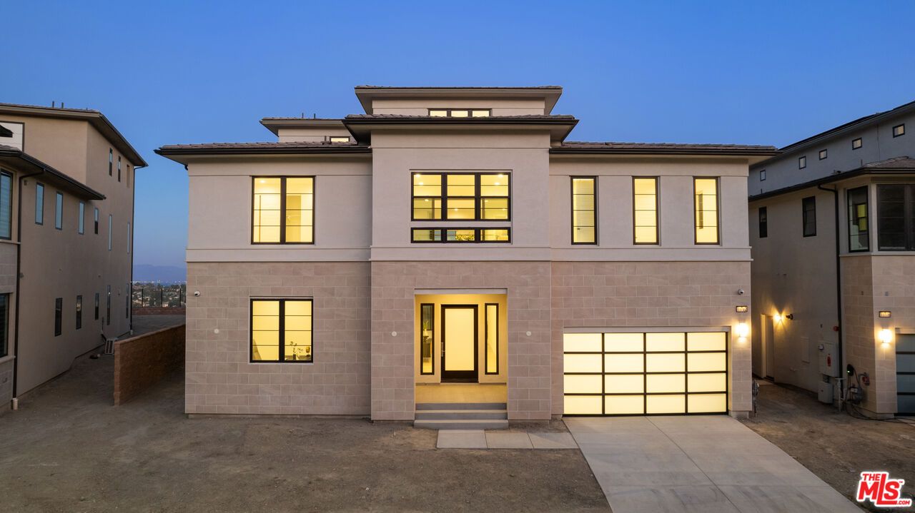 Attached, Exterior, Facade, Brick Facade, Modern