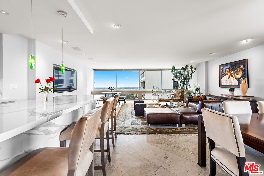 Dining room, Interior, Living room, Pendant Lights, Recessed Lighting, Water