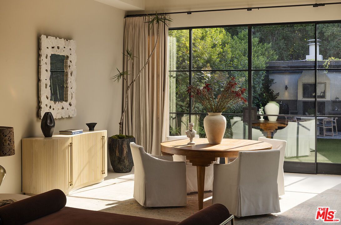 Dining room, Interior