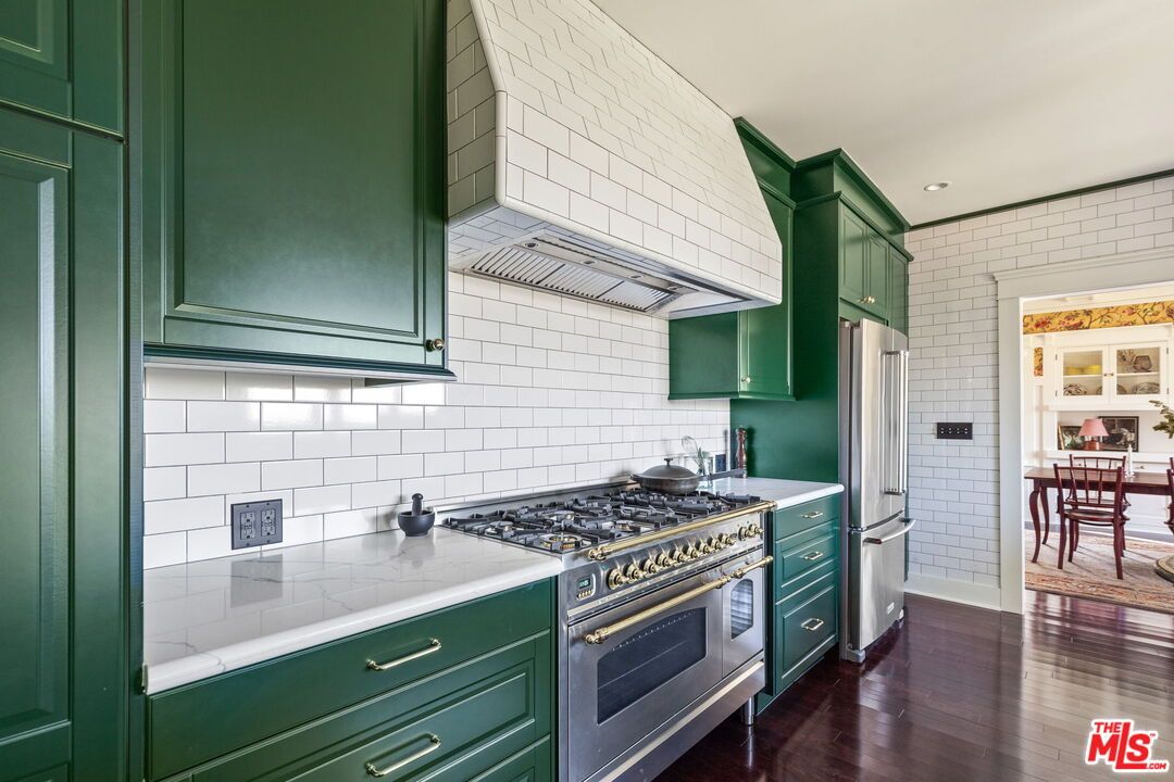 Dining room, Interior, Kitchen, Recessed Lighting, Stainless Steel Appliances, Wood Texture Flooring