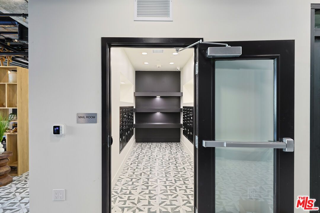 Interior, Recessed Lighting