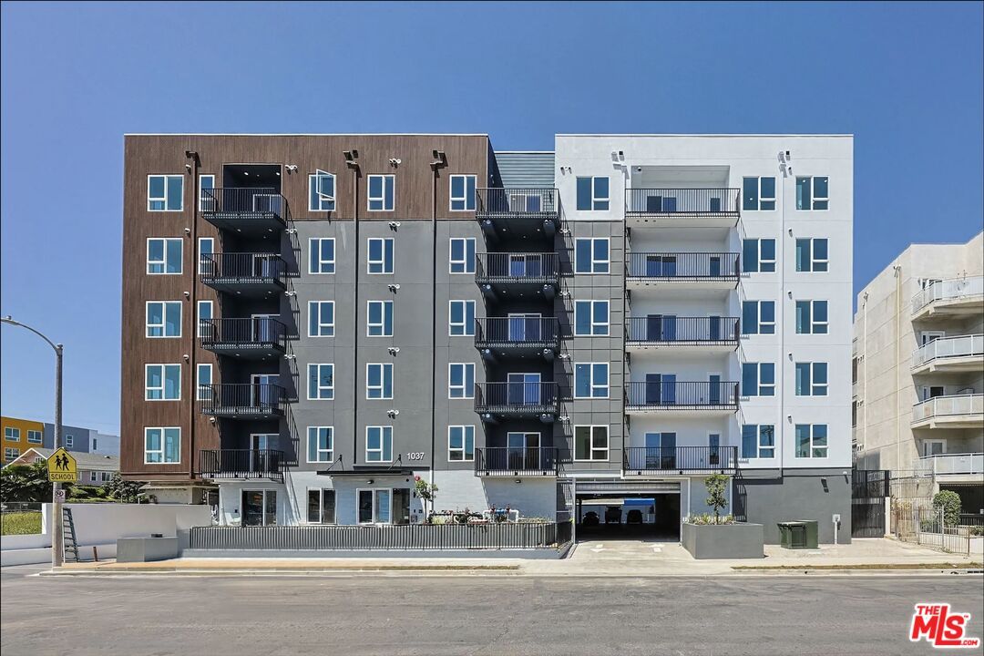 Exterior, Facade, Condo Building