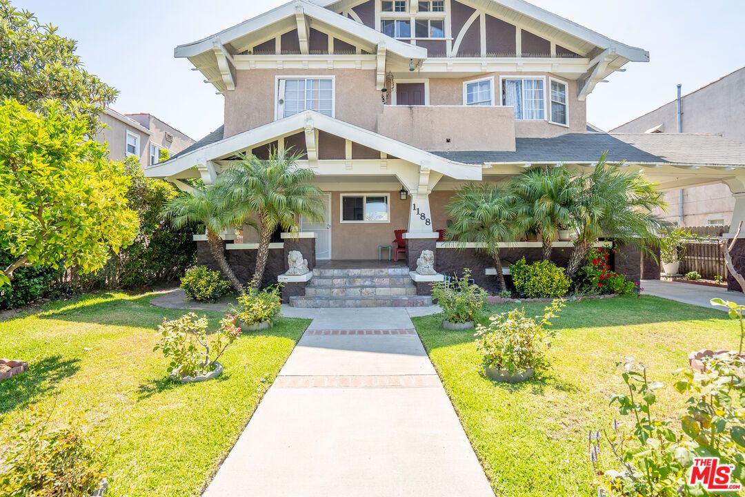 Exterior, Facade, American Craftsman