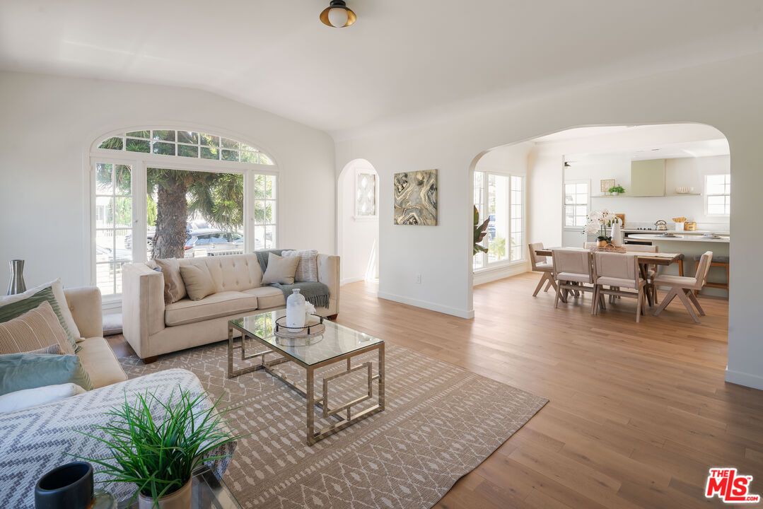 Dining room, Interior, Kitchen, Living room, Pendant Lights, Wood Texture Flooring