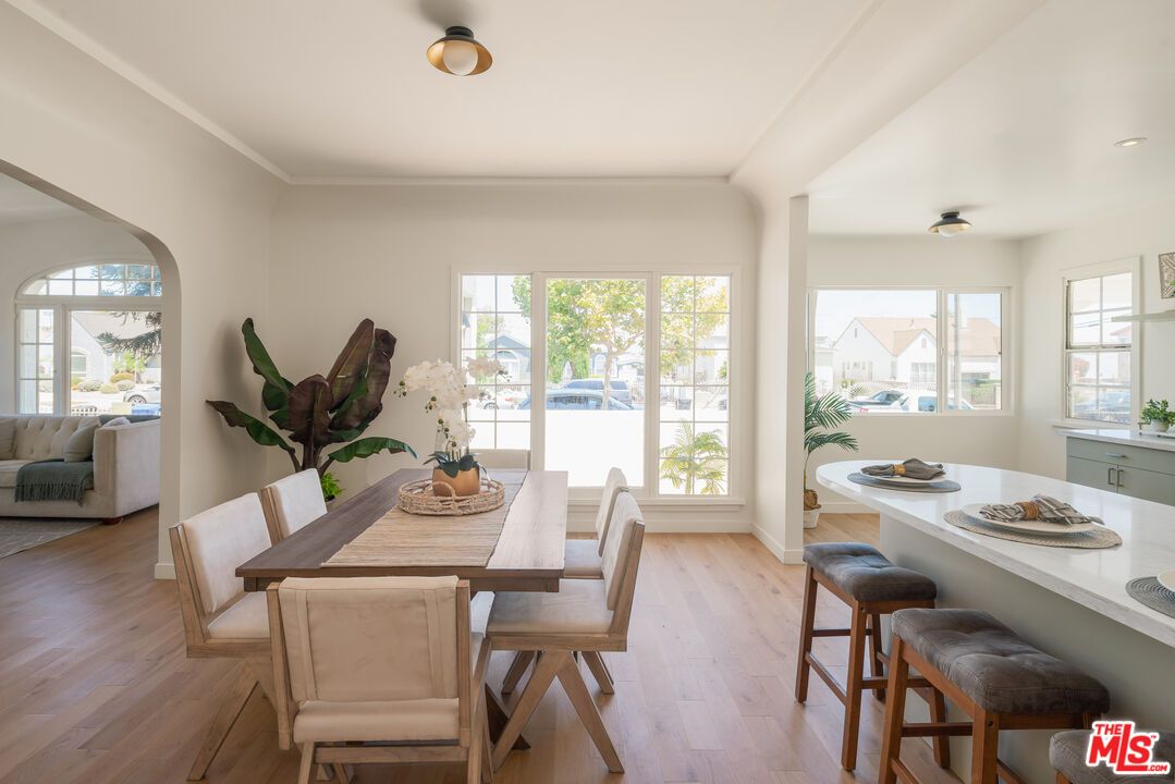 Dining room, Interior, Recessed Lighting, Wood Texture Flooring