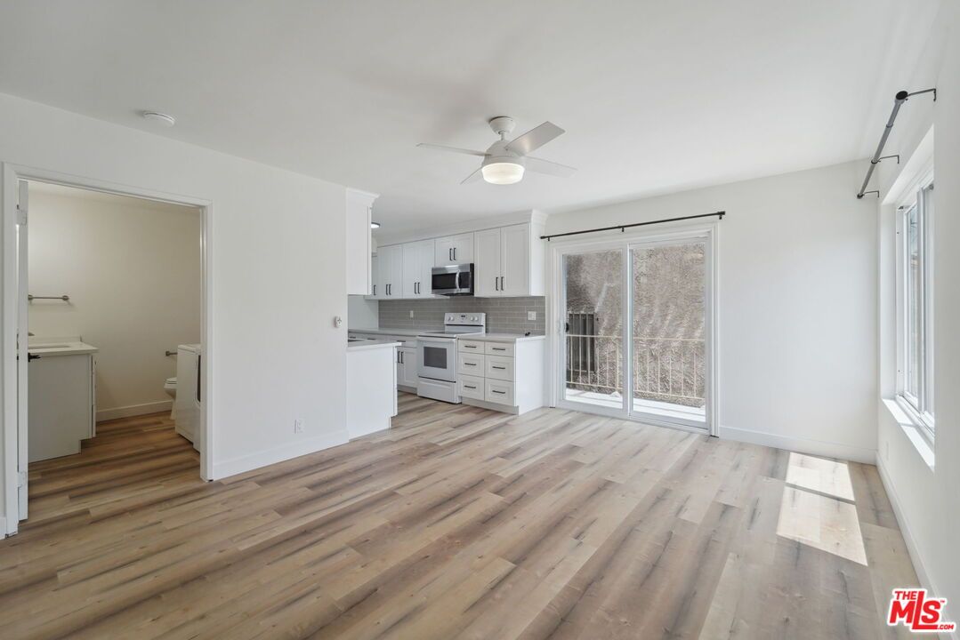 Empty room, Interior, Kitchen, Wood Texture Flooring