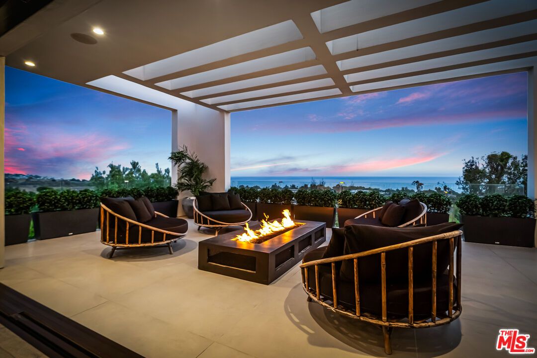 Exterior, Recessed Lighting, Water