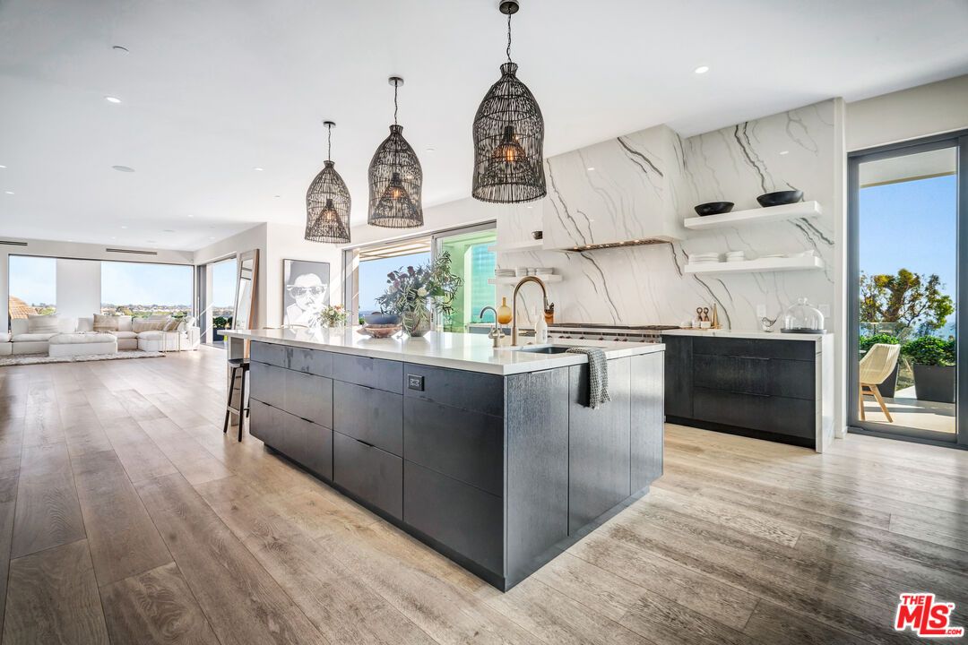 Interior, Kitchen, Living room, Marble Walls, Pendant Lights, Recessed Lighting, Wood Texture Flooring