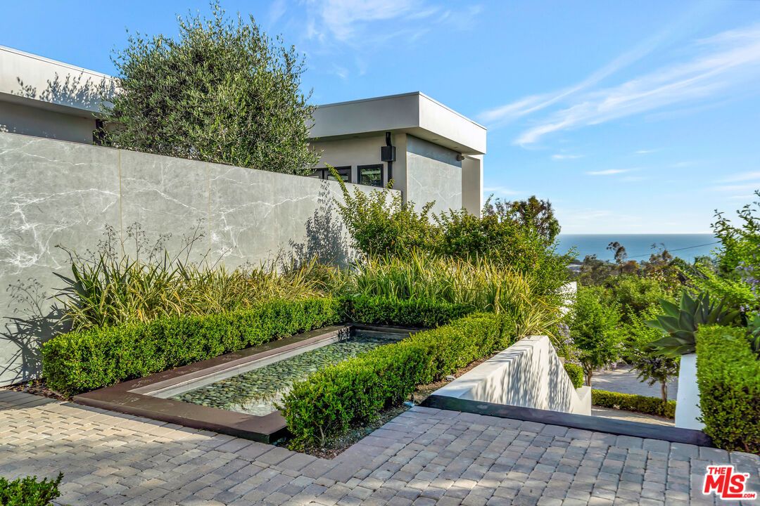 Exterior, Water