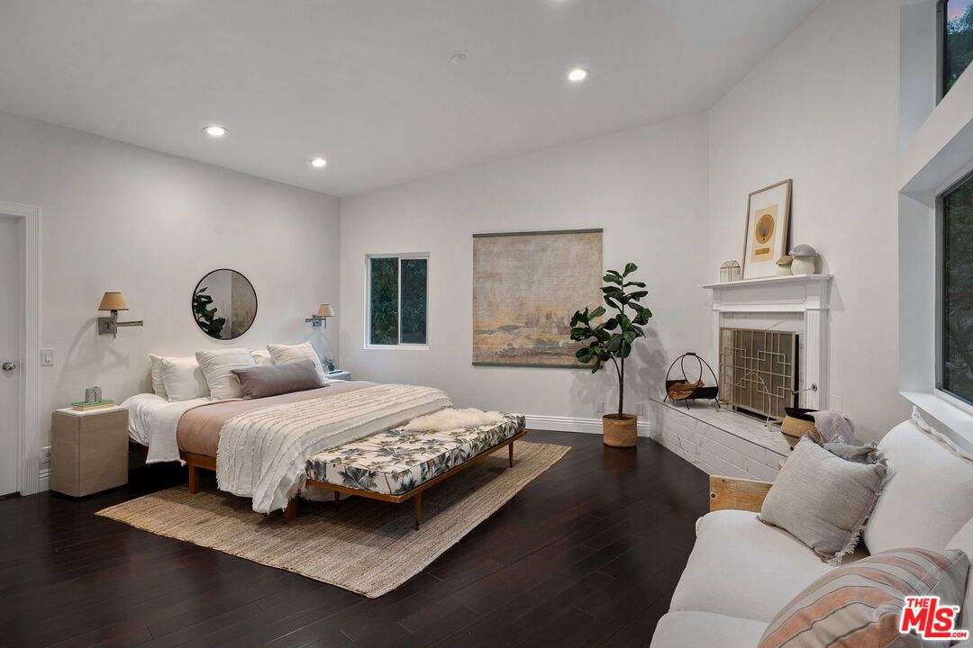 Bedroom, Fireplace, Interior, Recessed Lighting, Wood Texture Flooring