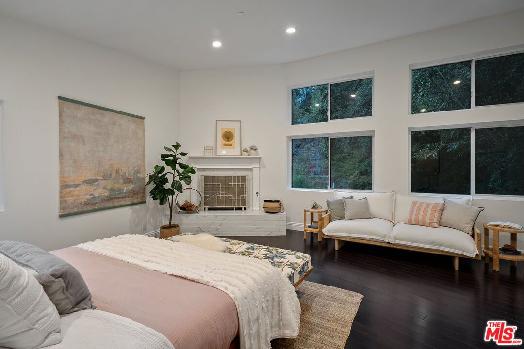 Bedroom, Fireplace, Interior, Recessed Lighting, Wood Texture Flooring
