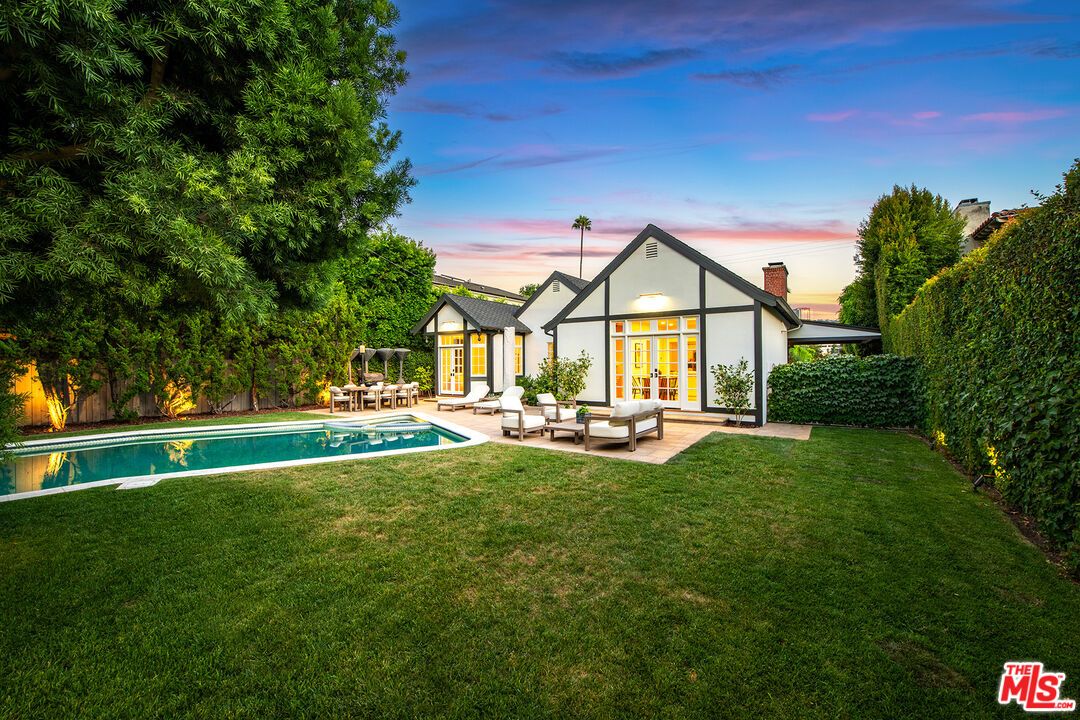 Backyard, Exterior, Pool