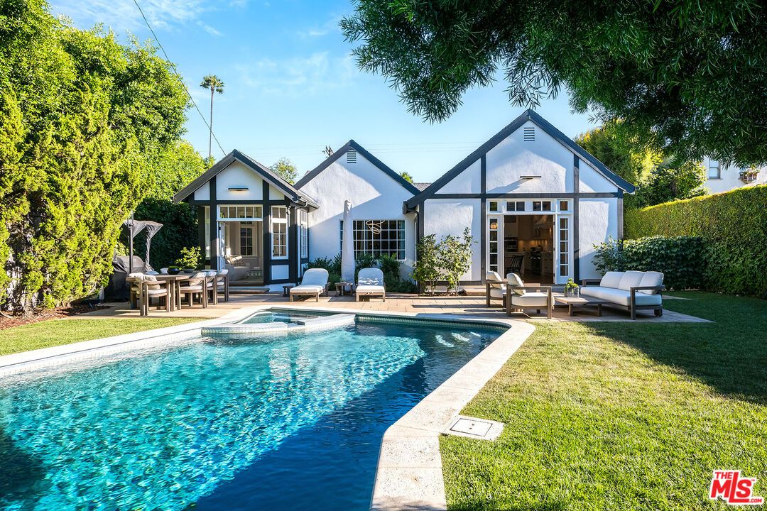 Backyard, Exterior, Pool