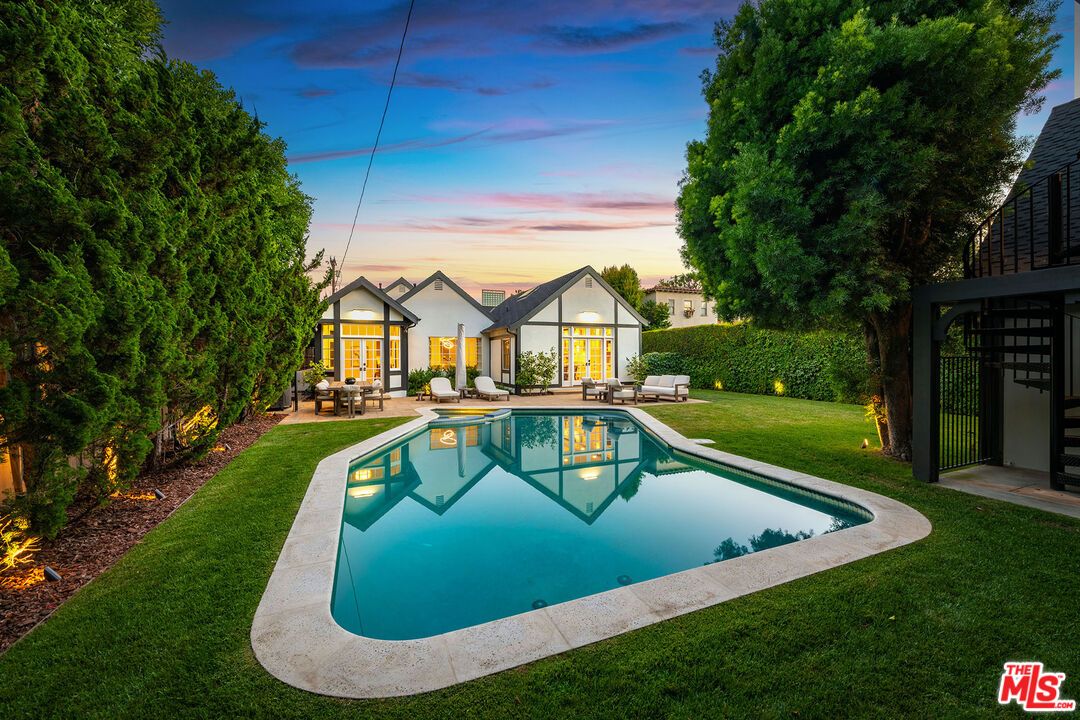 Backyard, Exterior, Pool