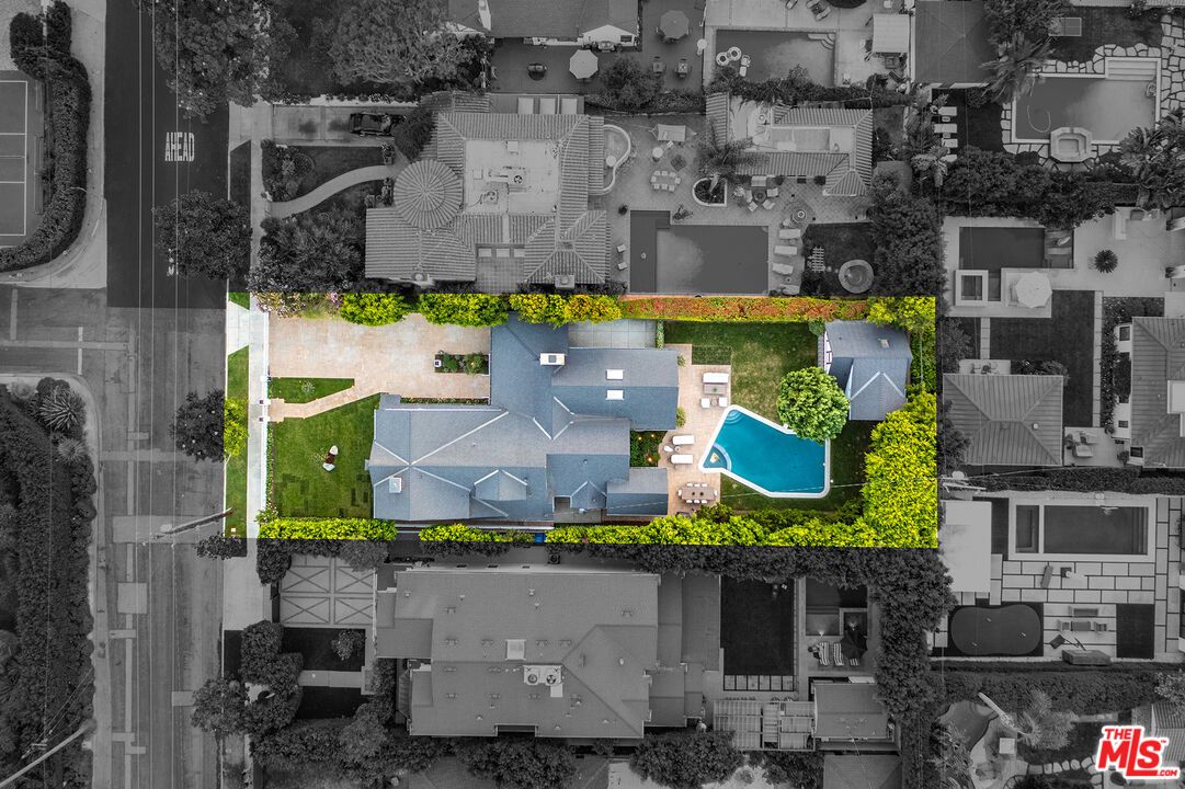 Exterior, Drone