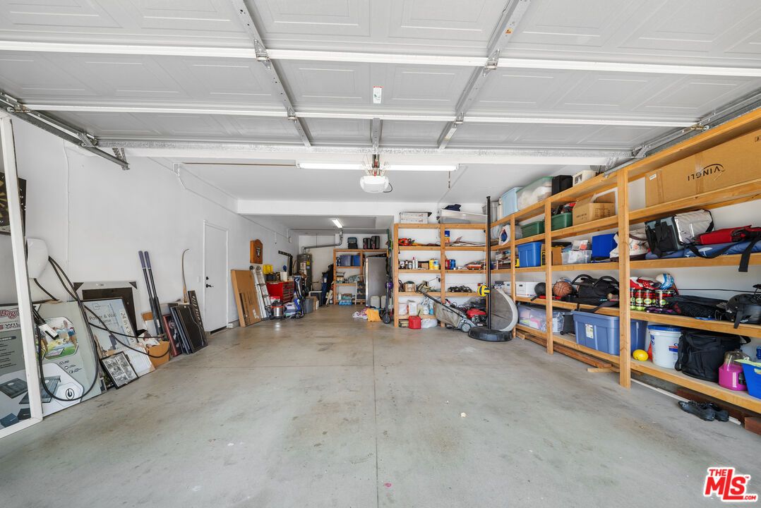 Garage, Interior