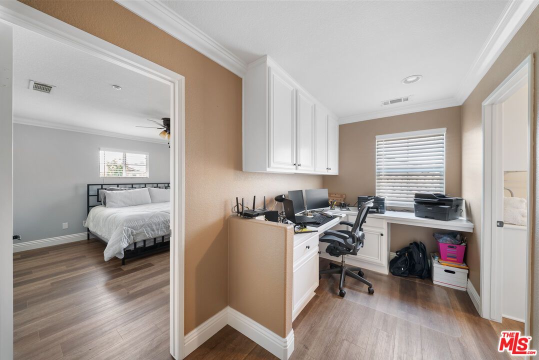 Bedroom, Home Office, Interior, Recessed Lighting, Wood Texture Flooring