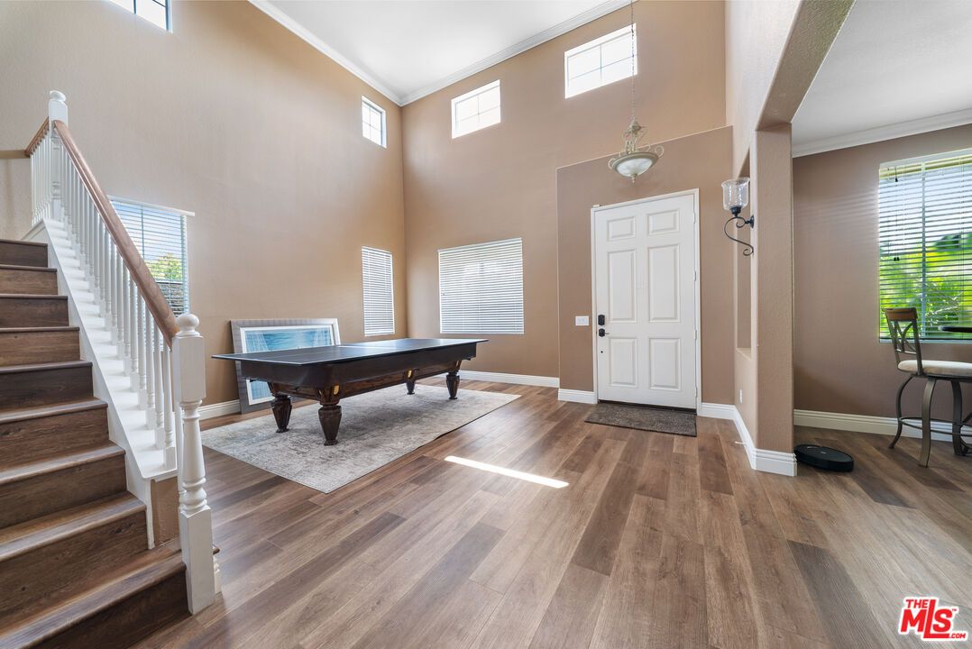 Game Room, Interior, Wood Texture Flooring