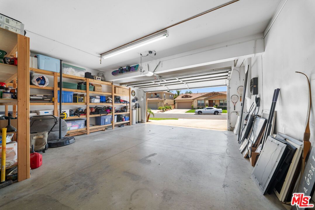 Garage, Interior