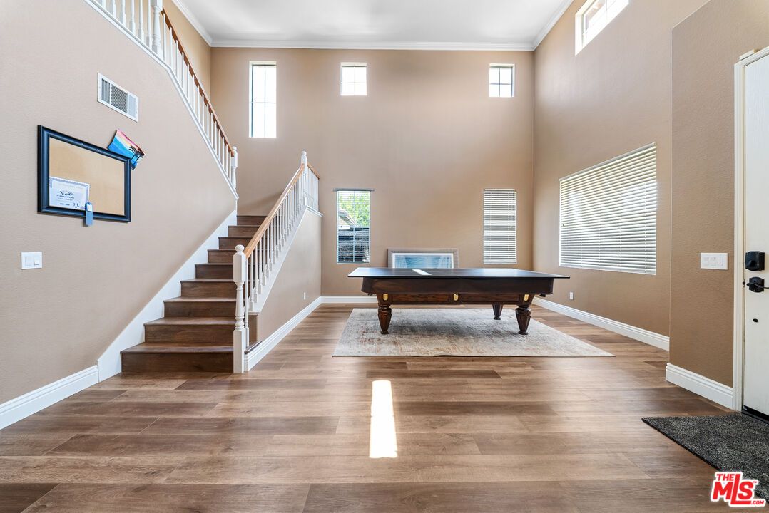 Billiard Table, Game Room, Interior, Wood Texture Flooring