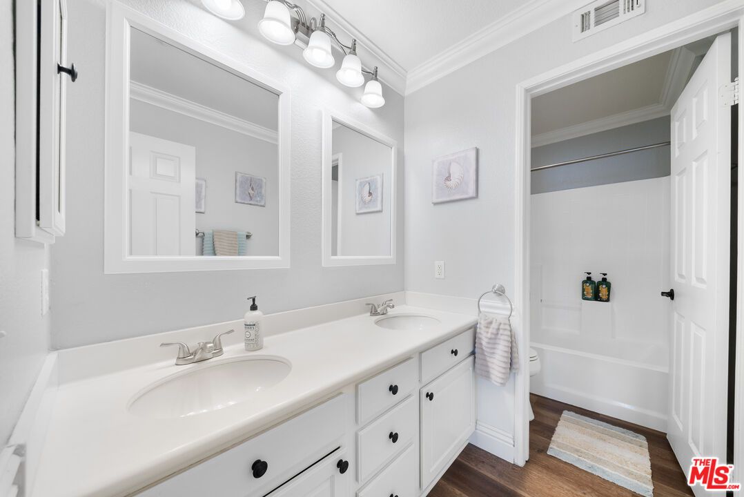 Bathroom, Dual Sink Vanities, Interior, Wood Texture Flooring