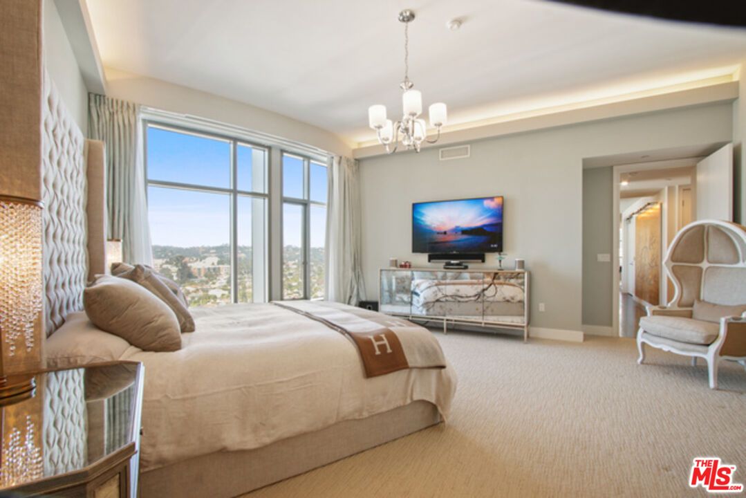 Bedroom, Chandelier, Interior, Pendant Lights