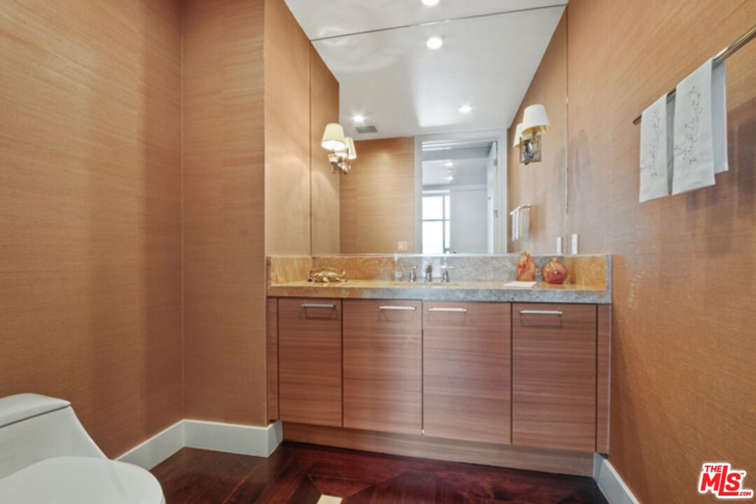Bathroom, Interior, Recessed Lighting, Wood Texture Flooring