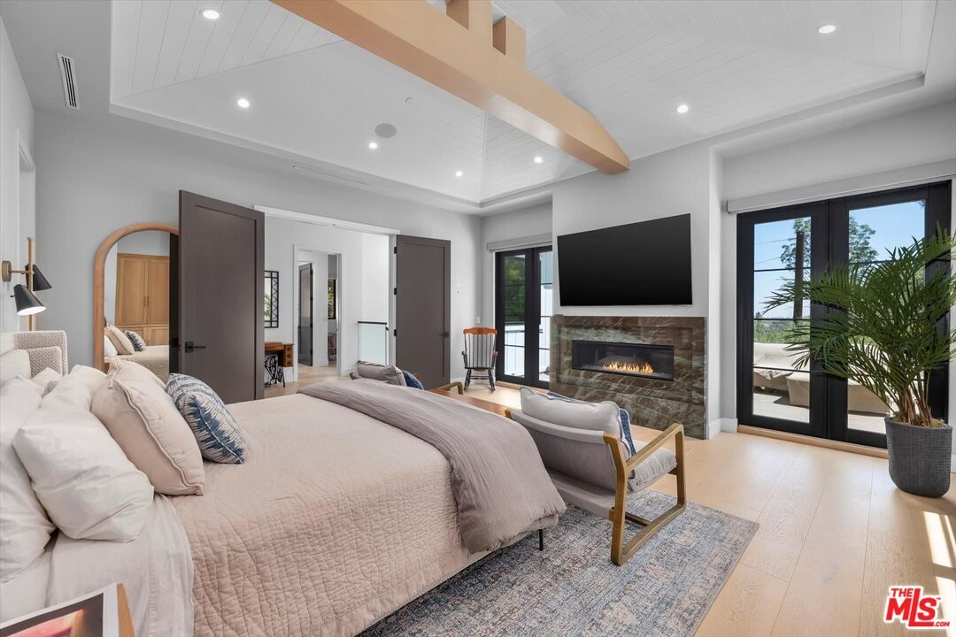 Bedroom, Fireplace, Interior, Recessed Lighting, Wood Texture Flooring