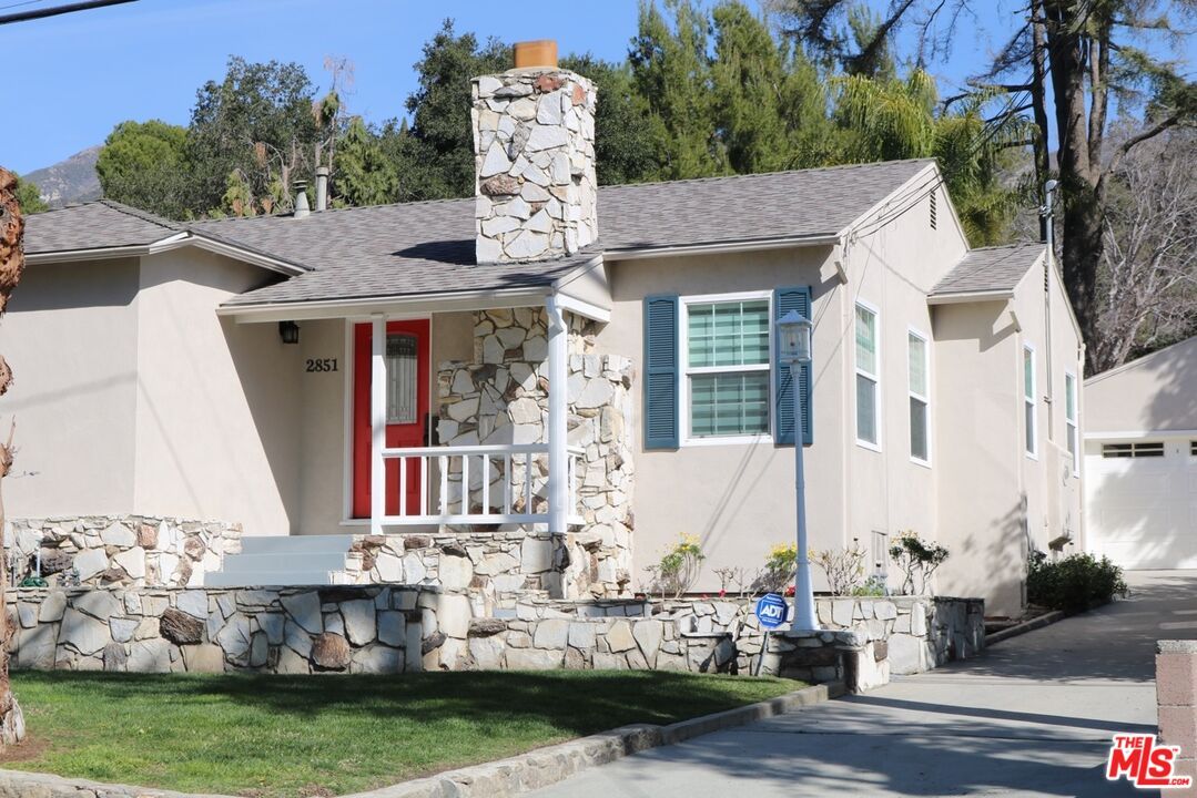 Exterior, Facade, Ranch