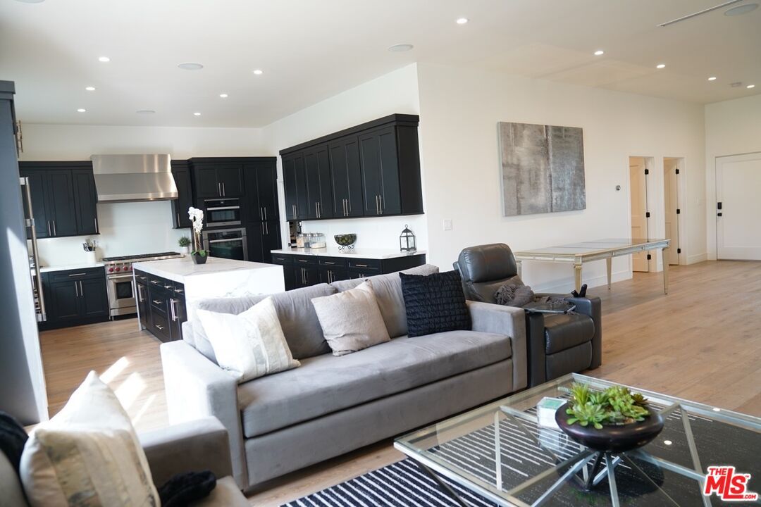 Interior, Kitchen, Living room, Recessed Lighting, Wood Texture Flooring