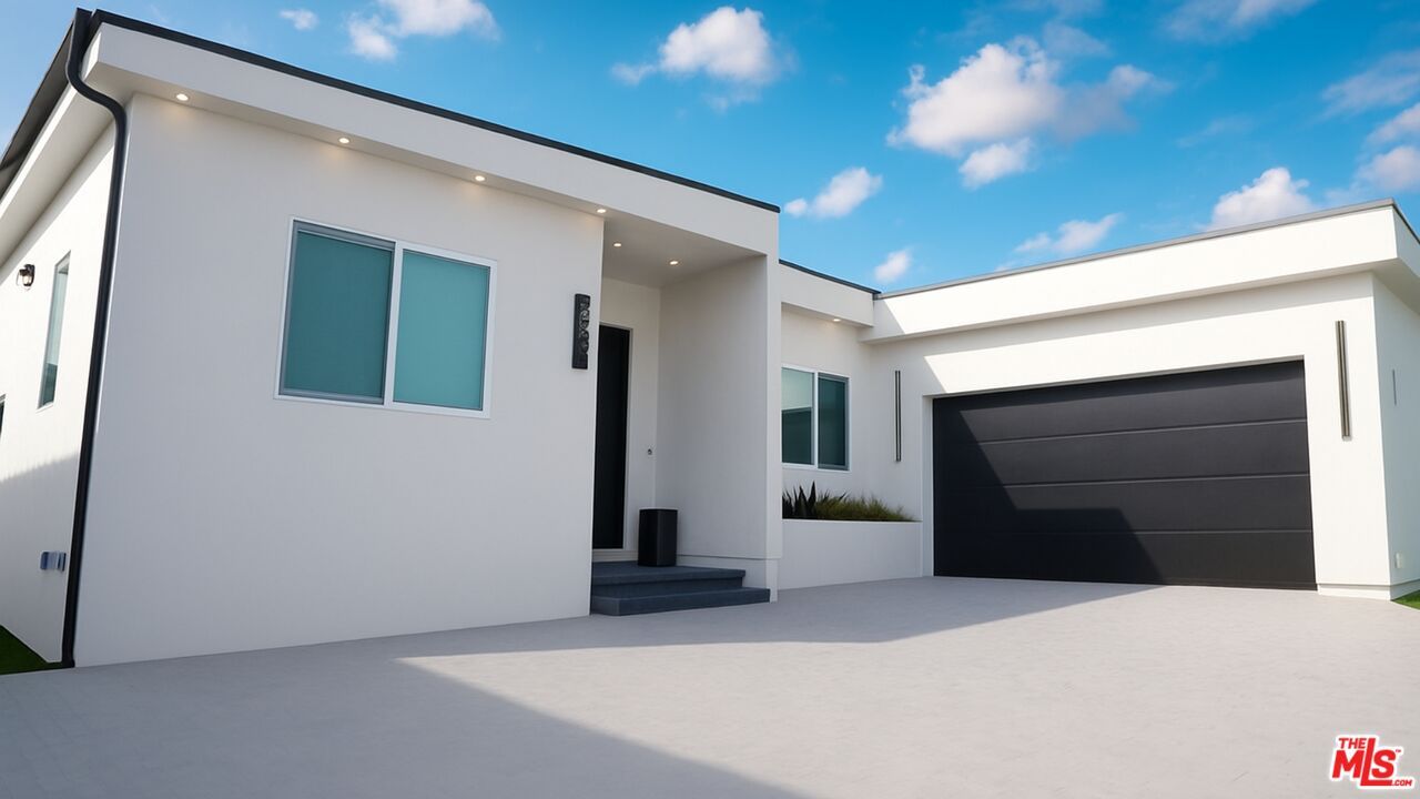 Attached, Exterior, Facade, Modern