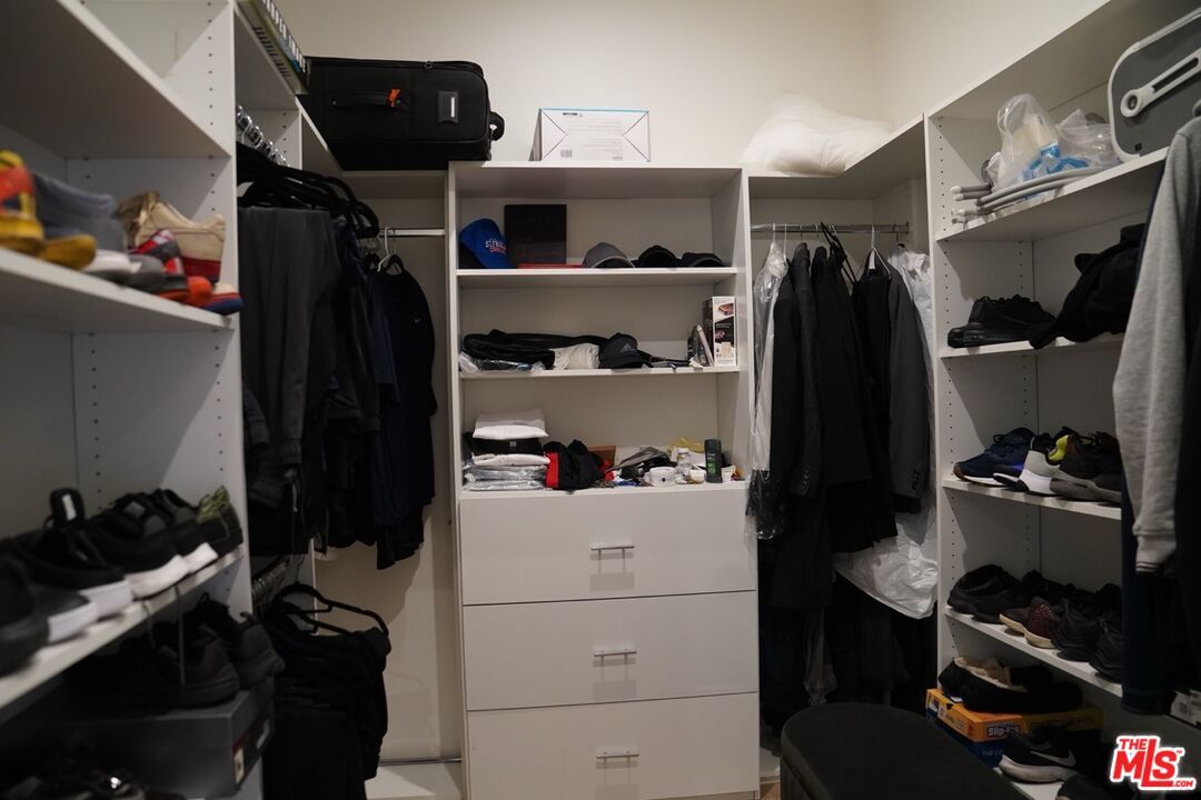 Interior, Walk-in Closets