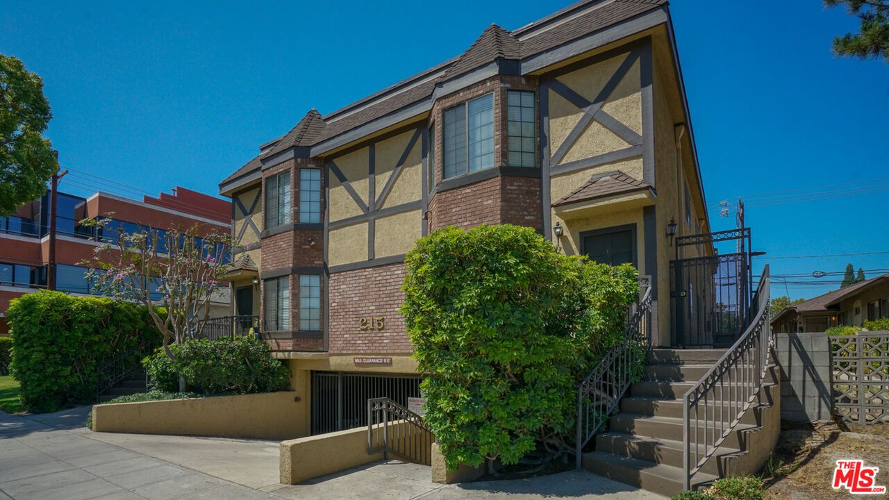 Exterior, Facade, Brick Facade, Tudor Revival