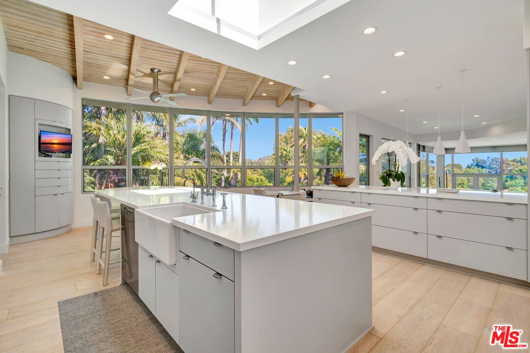 Interior, Kitchen, Recessed Lighting, Wooden Ceilings, Wood Texture Flooring