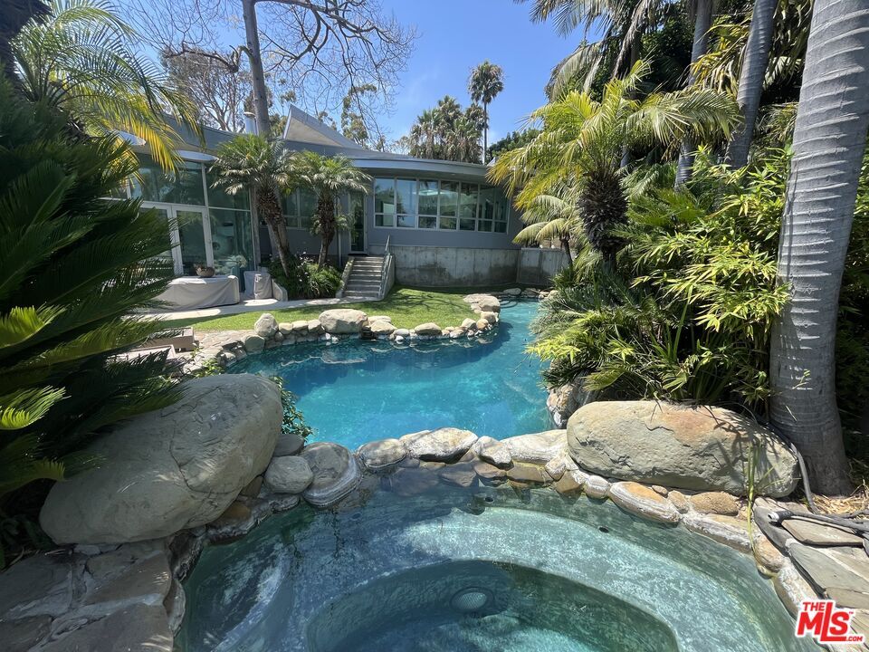 Exterior, Hot Tub, Pool
