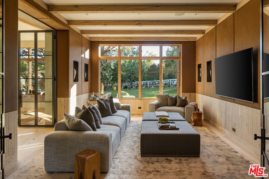 Interior, Living room, Recessed Lighting, Wooden Beams, Wooden Walls