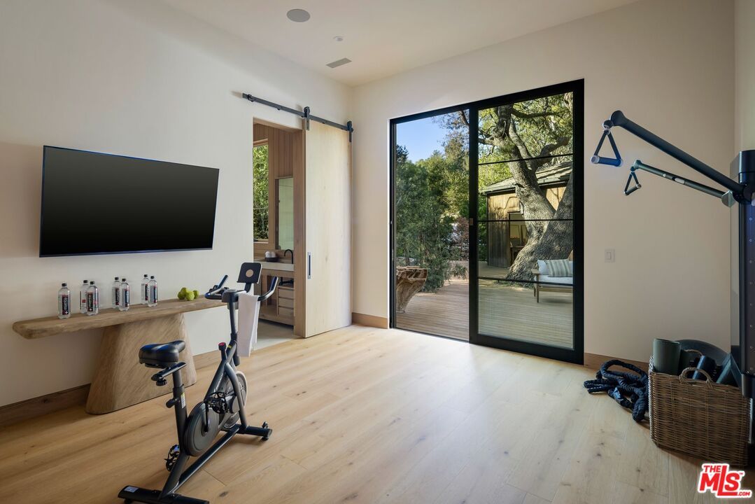 Fitness Equipment, Interior, Recessed Lighting, Wood Texture Flooring