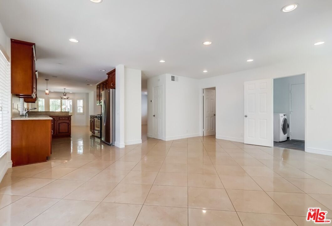 Interior, Kitchen, Pendant Lights, Recessed Lighting, Washer