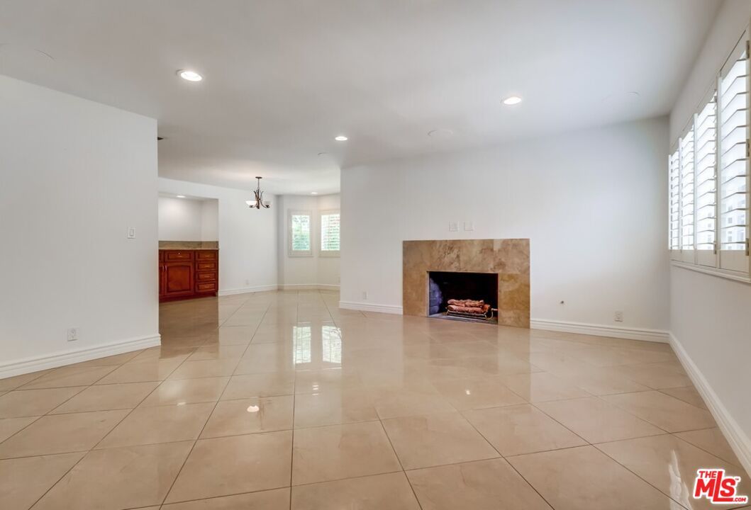 Empty room, Fireplace, Interior, Recessed Lighting