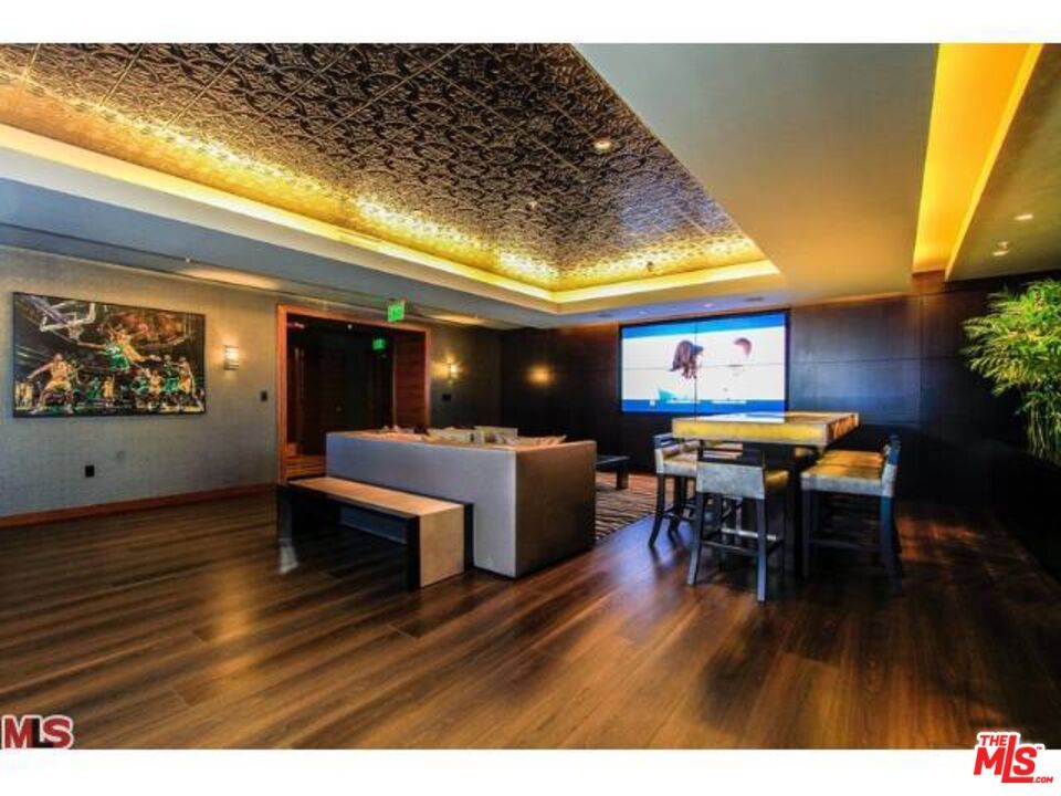 Dining room, Interior, Living room, Recessed Lighting, Wood Texture Flooring