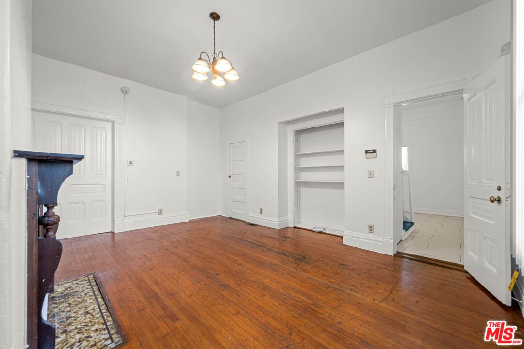 Chandelier, Empty room, Interior, Wood Texture Flooring
