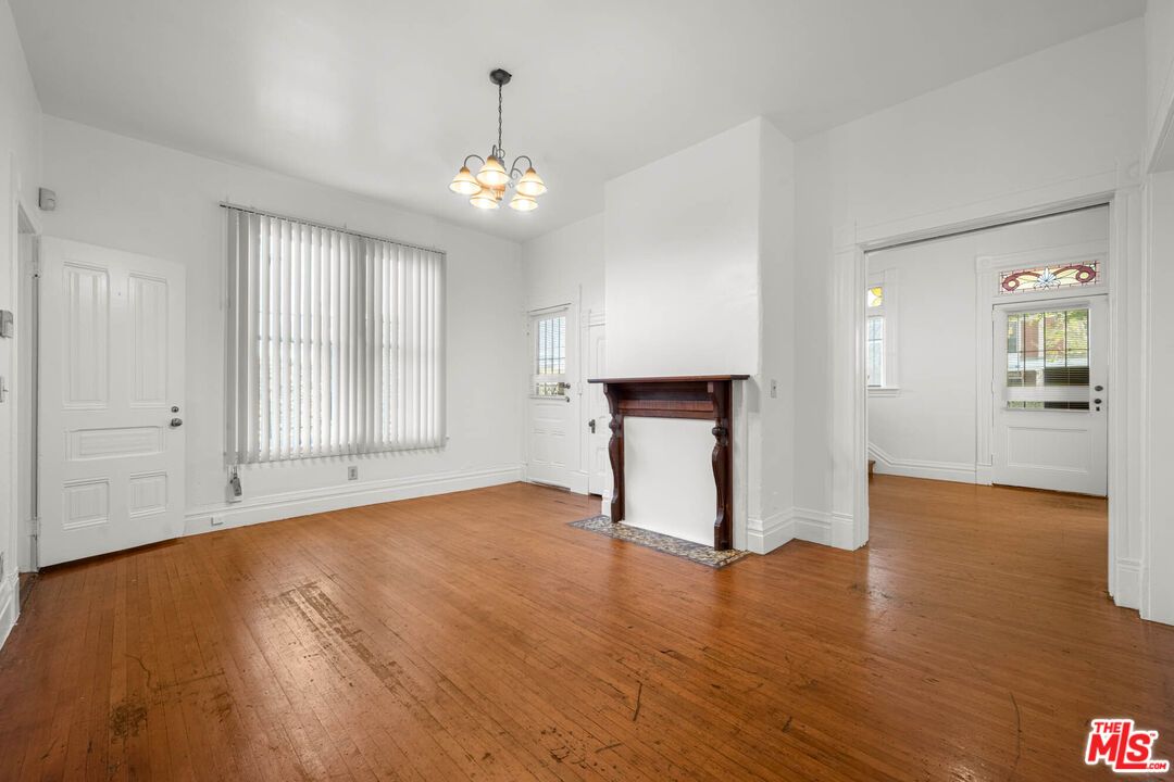 Chandelier, Empty room, Interior, Wood Texture Flooring