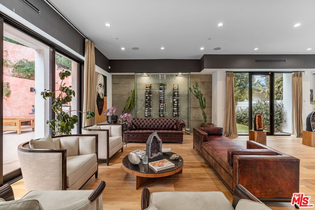 Interior, Living room, Recessed Lighting, Wine Storage, Wood Texture Flooring