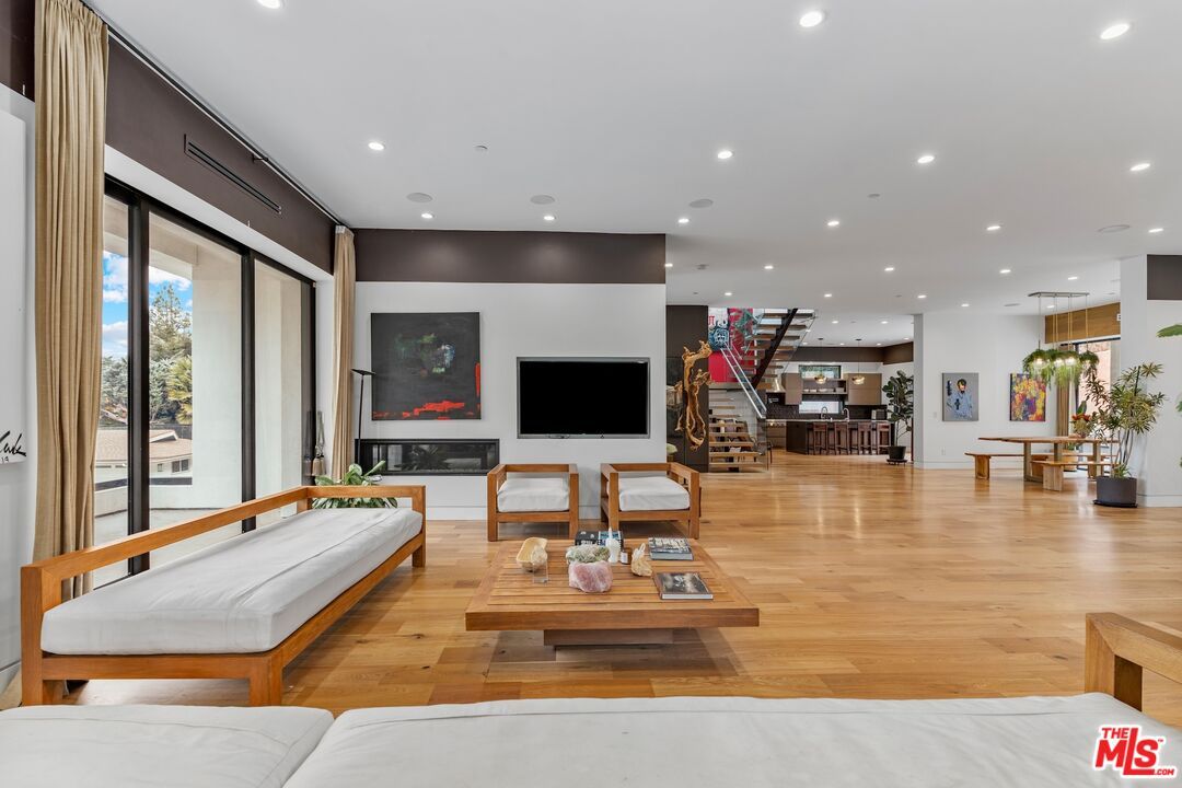 Interior, Living room, Pendant Lights, Recessed Lighting, Wood Texture Flooring