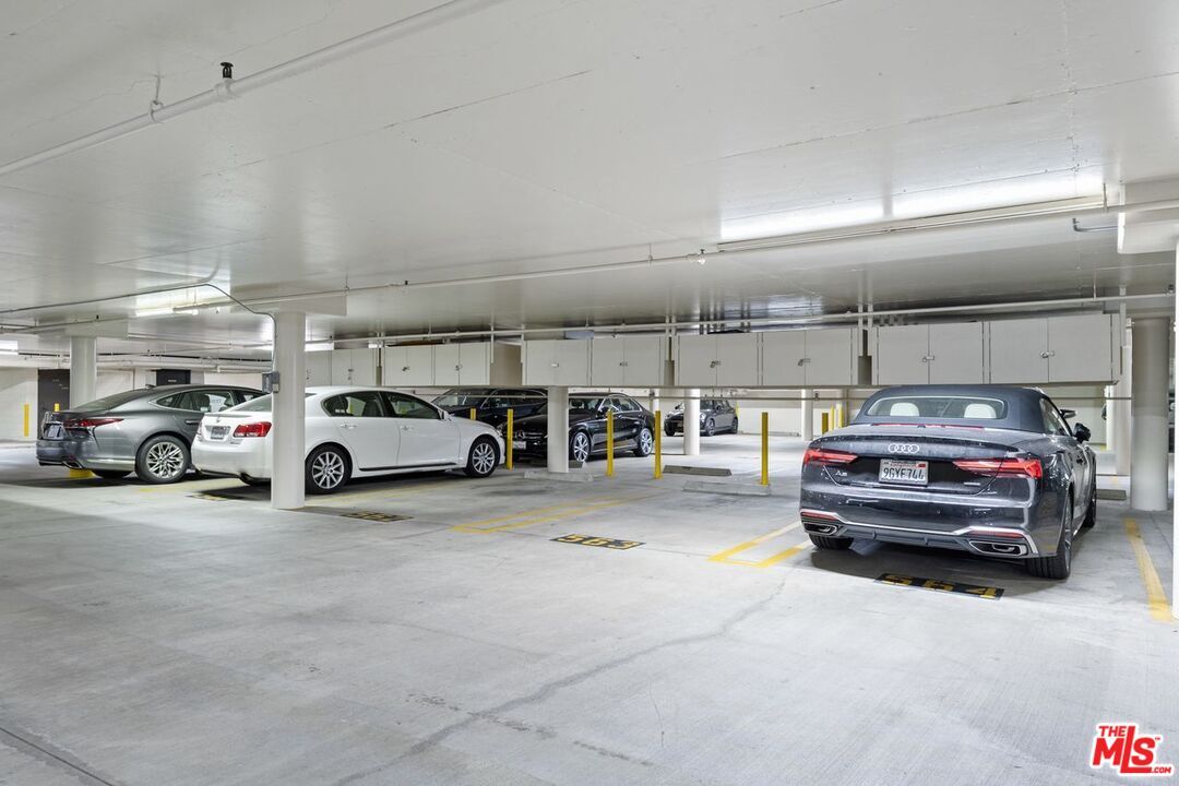 Garage, Interior
