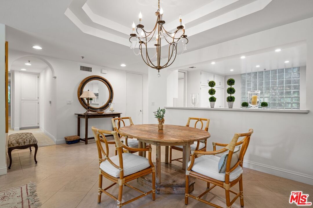 Chandelier, Dining room, Interior, Recessed Lighting