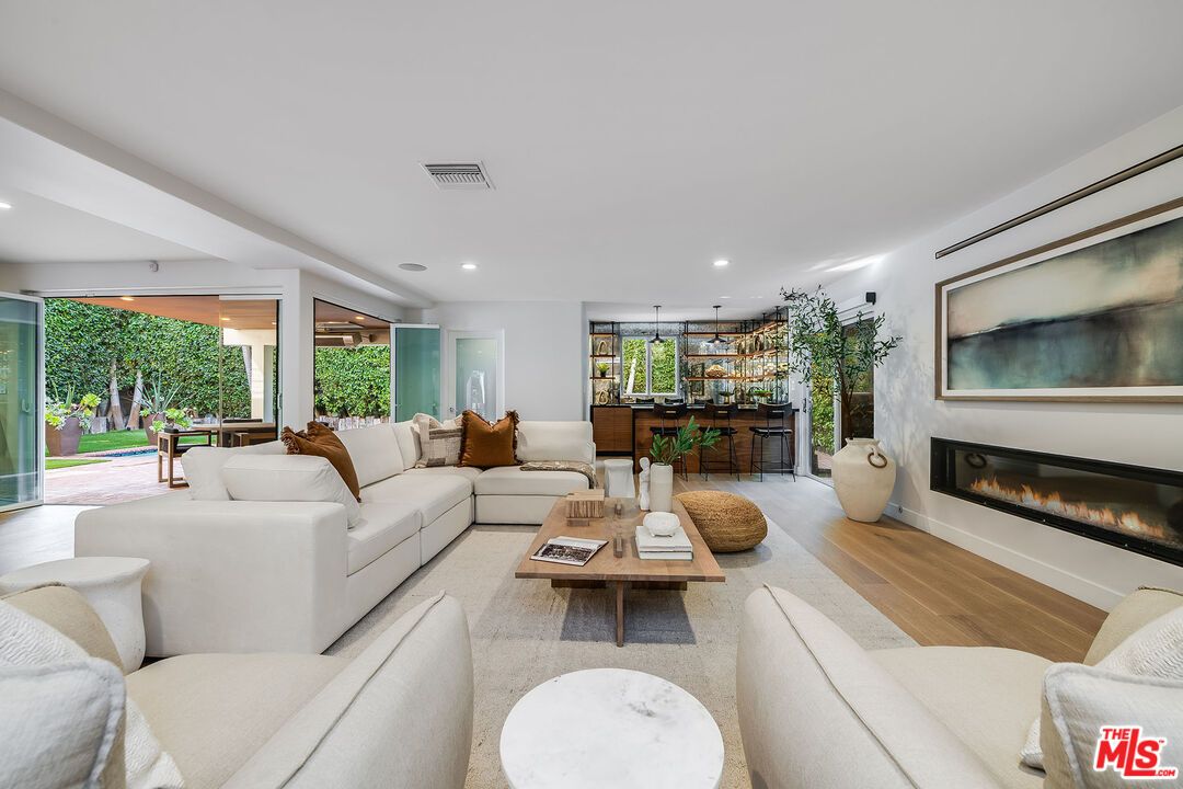 Fireplace, Interior, Living room, Pendant Lights, Recessed Lighting, Wood Texture Flooring