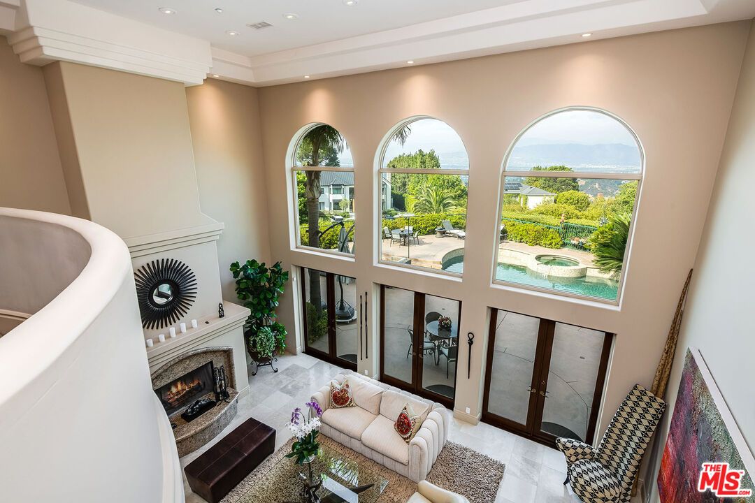 Fireplace, Interior, Living room, Recessed Lighting