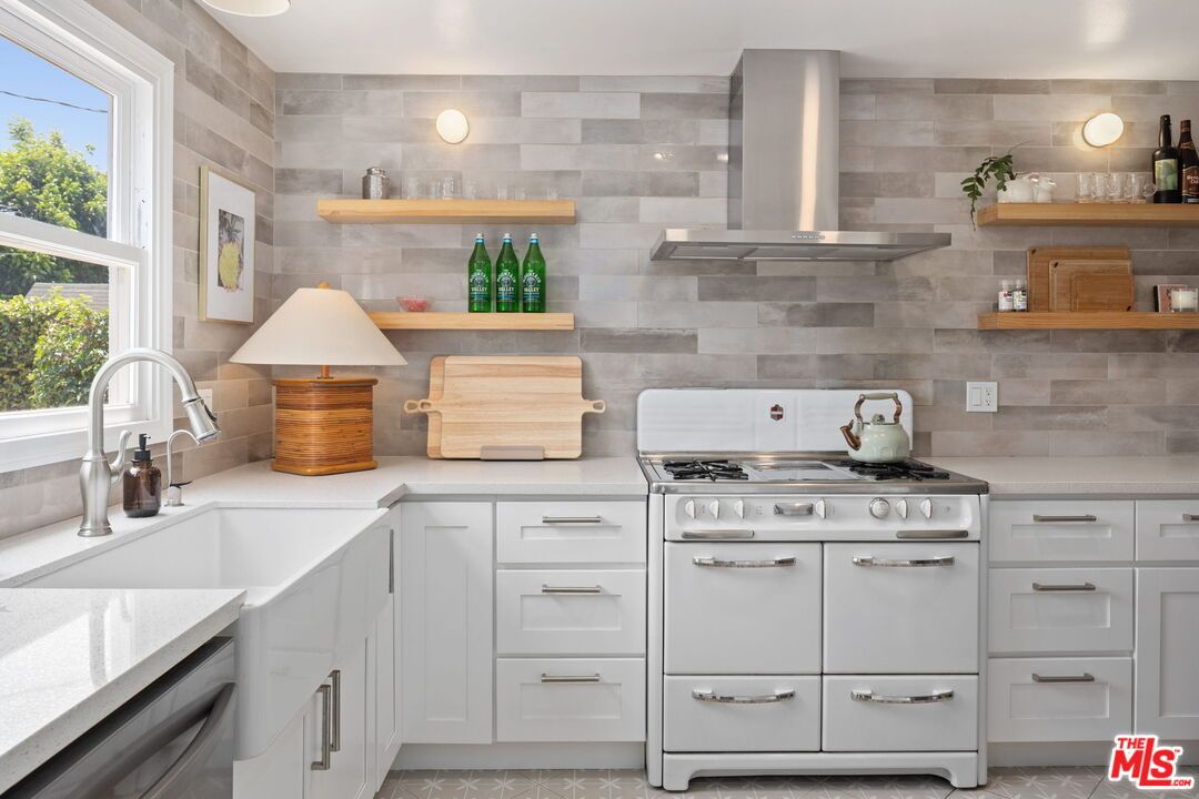 Interior, Kitchen, Stainless Steel Appliances